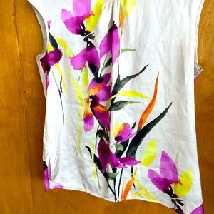 Ladies size Medium Satin Glowered Top